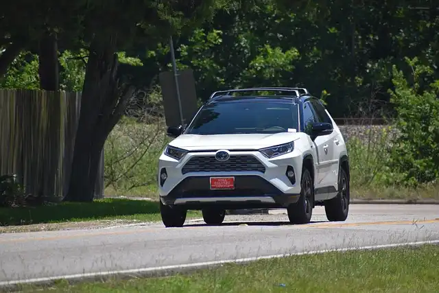 2025 Toyota RAV4: New Model, Features & Design