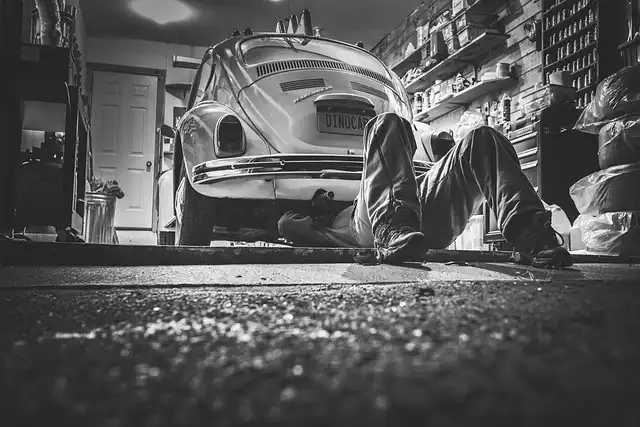 Auto Repair Costs Surge: Tariffs & Mechanic Disputes