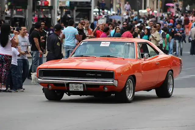 Dodge Charger: Hemi V-8 Comeback & Sixpack Boost!