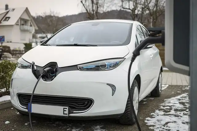 Dual-Battery Nissan Leaf Limo: Range Test!